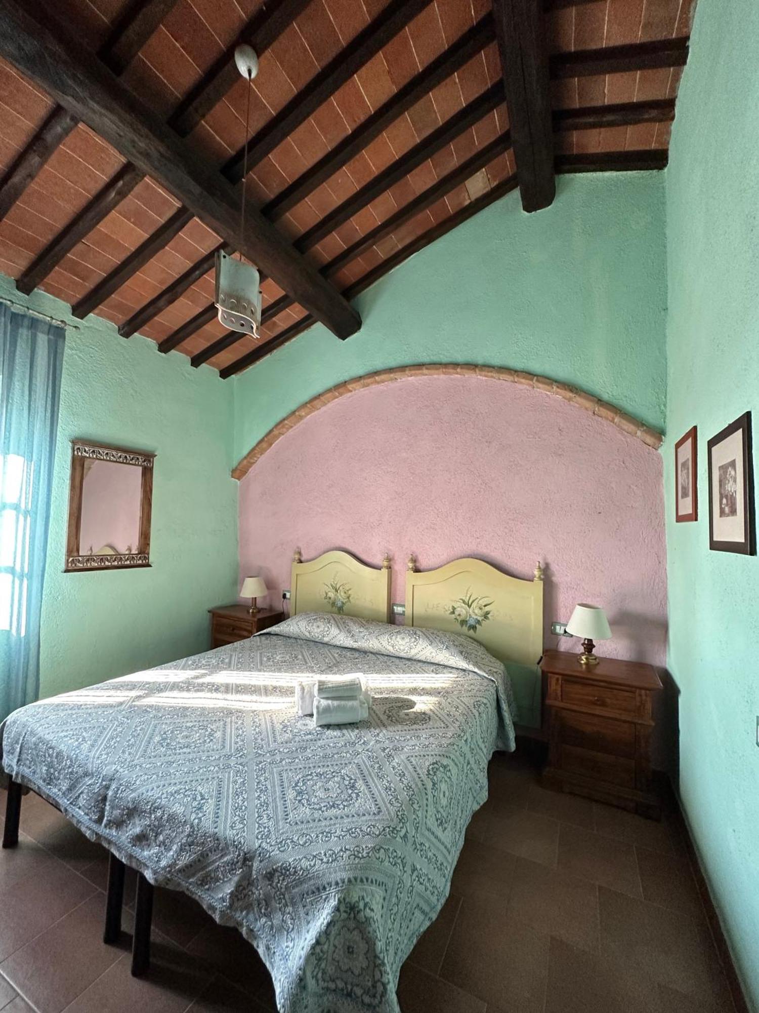 Borgo Tignano Lägenhet Casole dʼElsa Exteriör bild