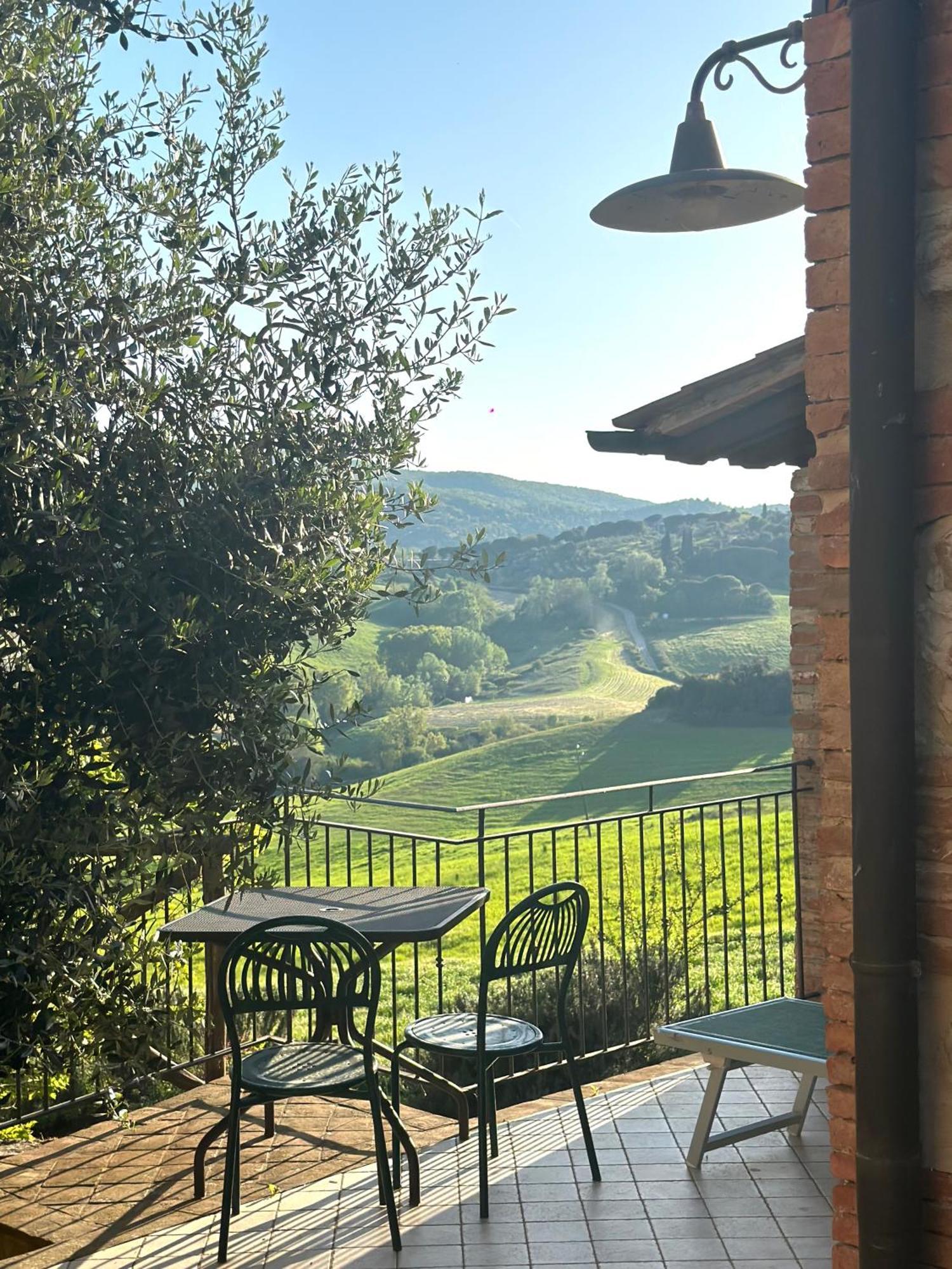 Borgo Tignano Lägenhet Casole dʼElsa Exteriör bild