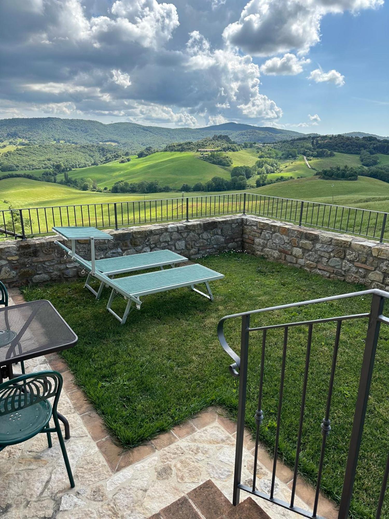 Borgo Tignano Lägenhet Casole dʼElsa Exteriör bild